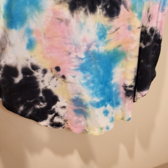 TORRID Tie Dye V Neck Tunic Tee short Sleeves T-Shirt size 1 - Picture 9 of 14